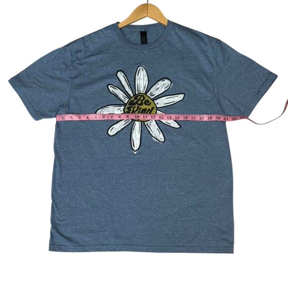 Be Kind Heather Blue Flower T-Shirt Adult Size Large - Picture 3 of 7